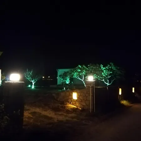 Meyve Bahceli Kirmizi Ev Сasa de vacaciones Ovacik (Cesme)