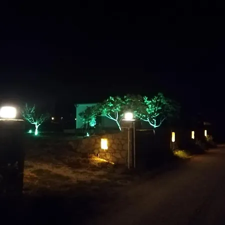 Meyve Bahceli Kirmizi Ev Casa de Férias Ovacik (Cesme)