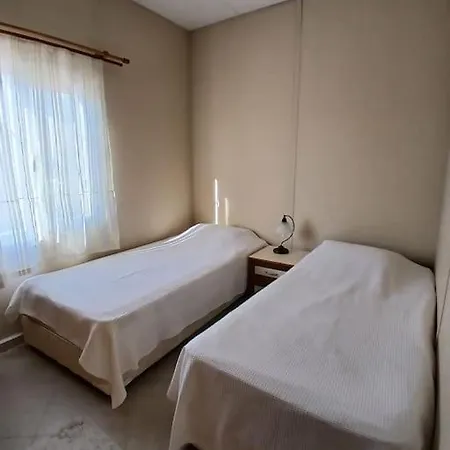 Meyve Bahceli Kirmizi Ev Ferienhaus *