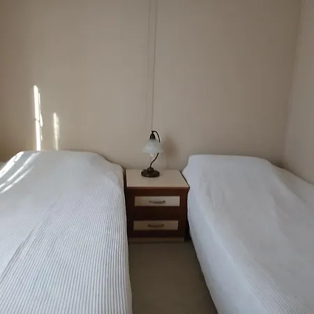Holiday home Meyve Bahceli Kirmizi Ev *
